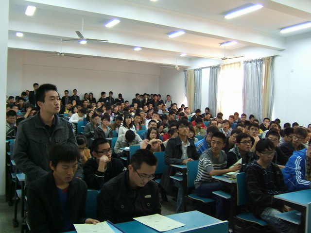 2013屆高校招聘宣講會在南京工程學院召開